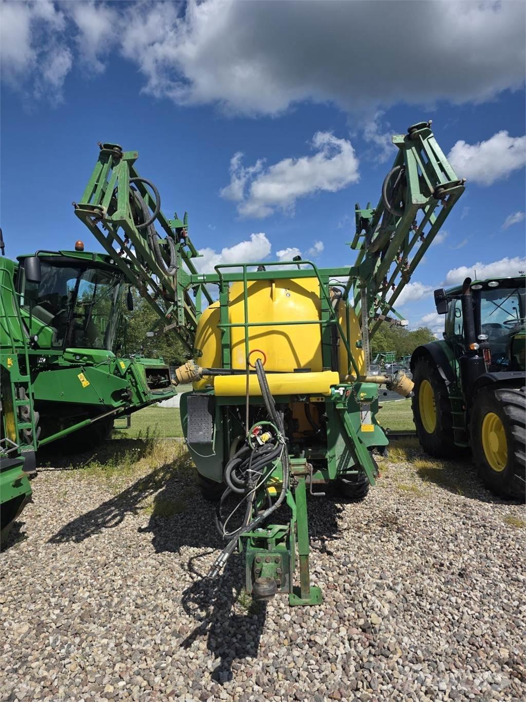 John Deere 740 Vontatott trágyaszórók