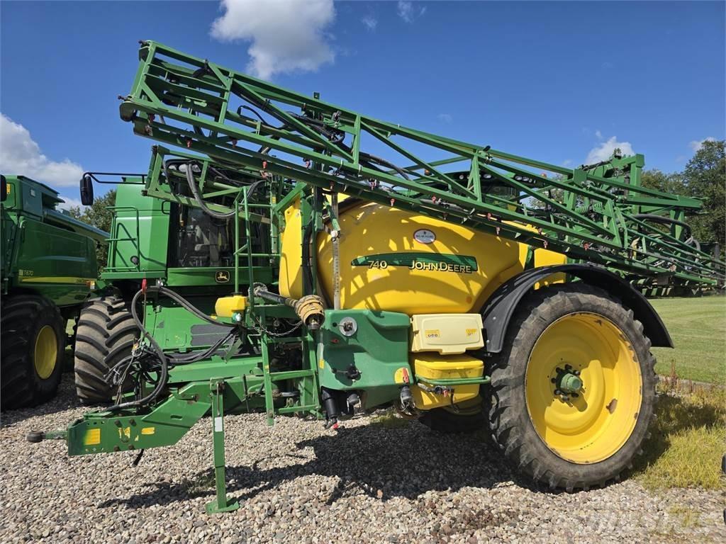 John Deere 740 Vontatott trágyaszórók
