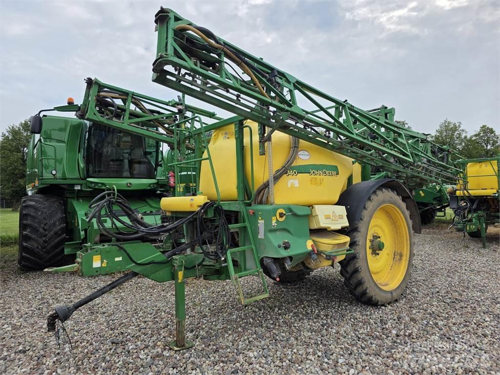 John Deere 740 Vontatott trágyaszórók