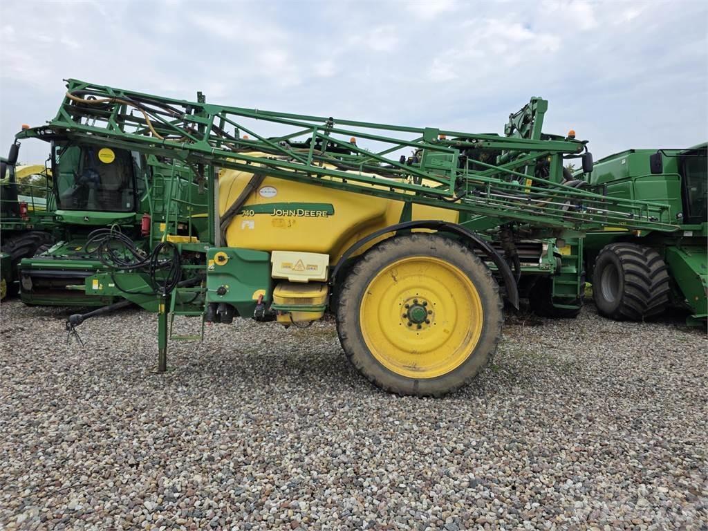 John Deere 740 Vontatott trágyaszórók