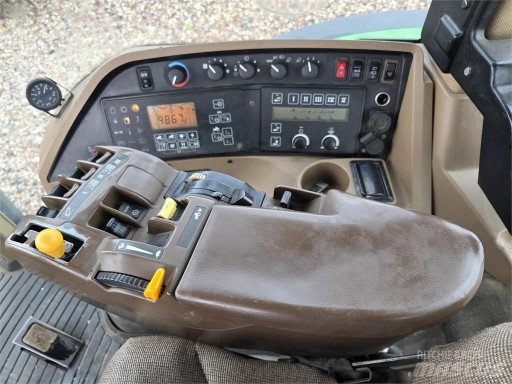 John Deere 8220 Traktorok
