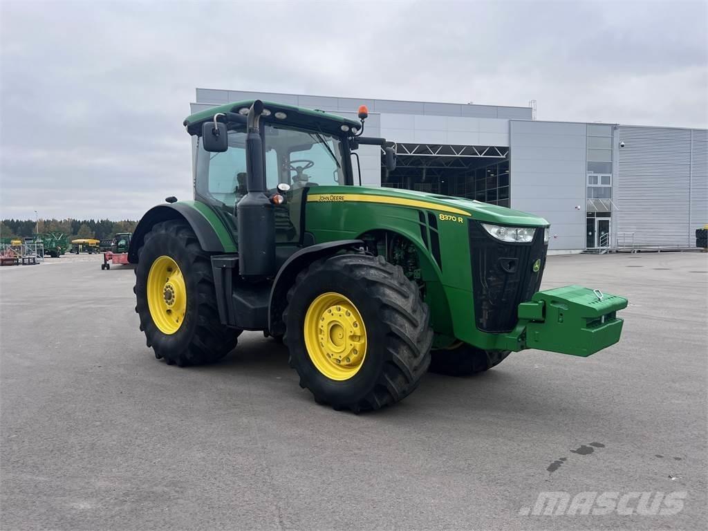 John Deere 8370R Traktorok