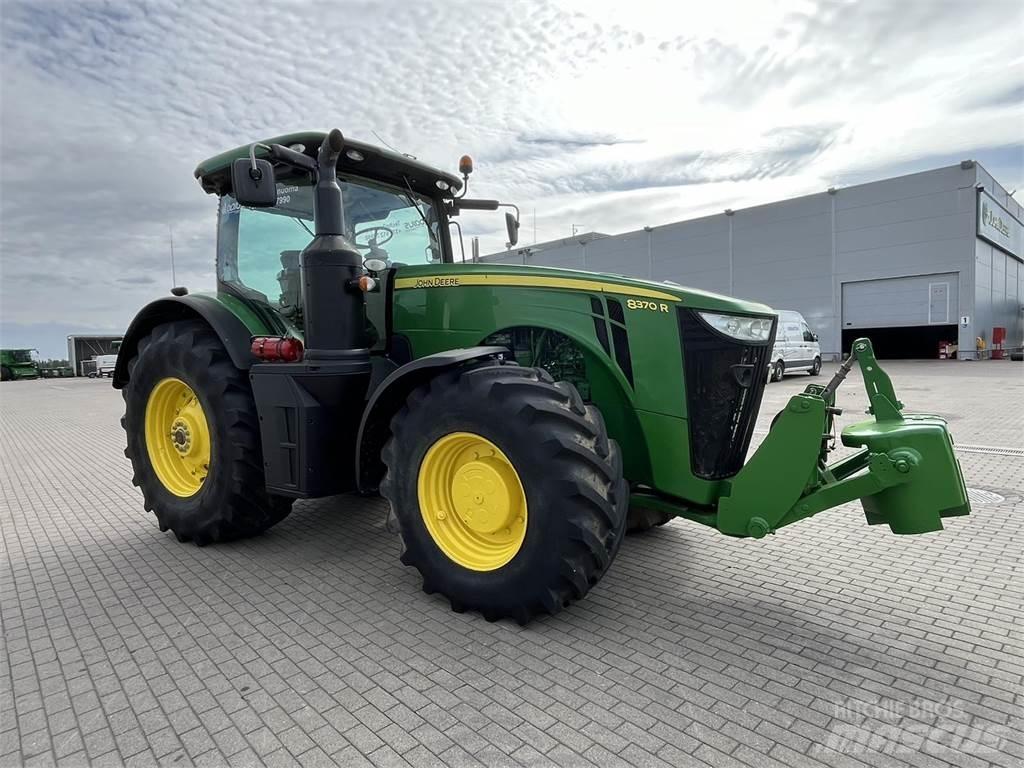 John Deere 8370R Traktorok
