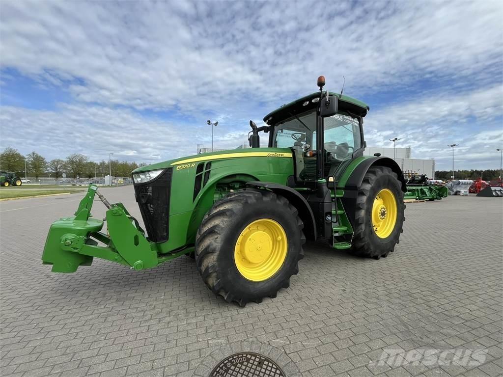 John Deere 8370R Traktorok