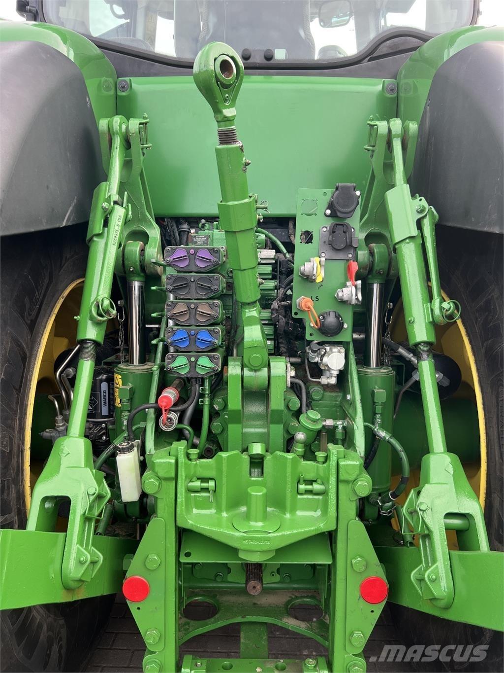 John Deere 8400R Traktorok