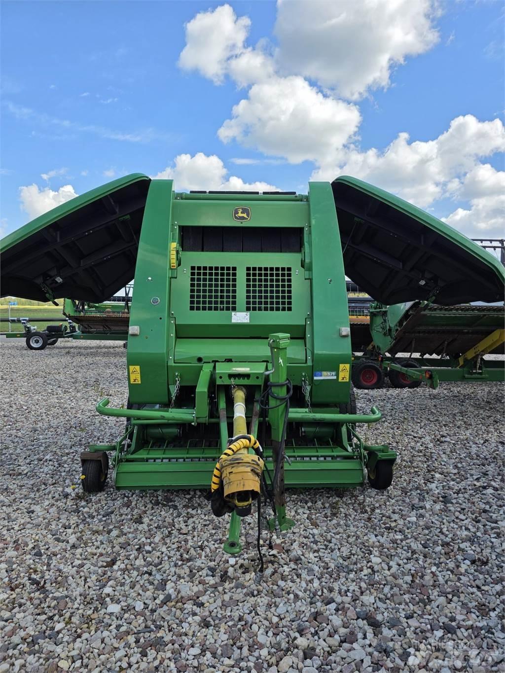 John Deere 854 Körbálázók