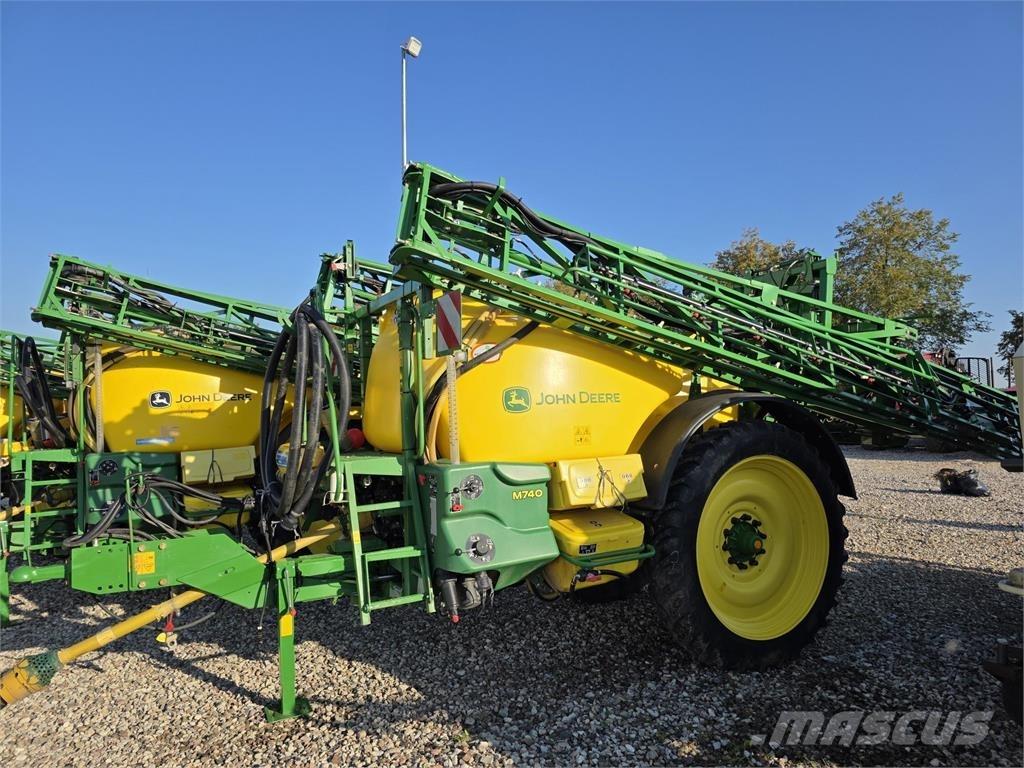 John Deere M740 Vontatott trágyaszórók