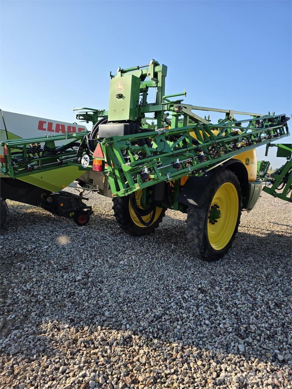 John Deere M740 Vontatott trágyaszórók