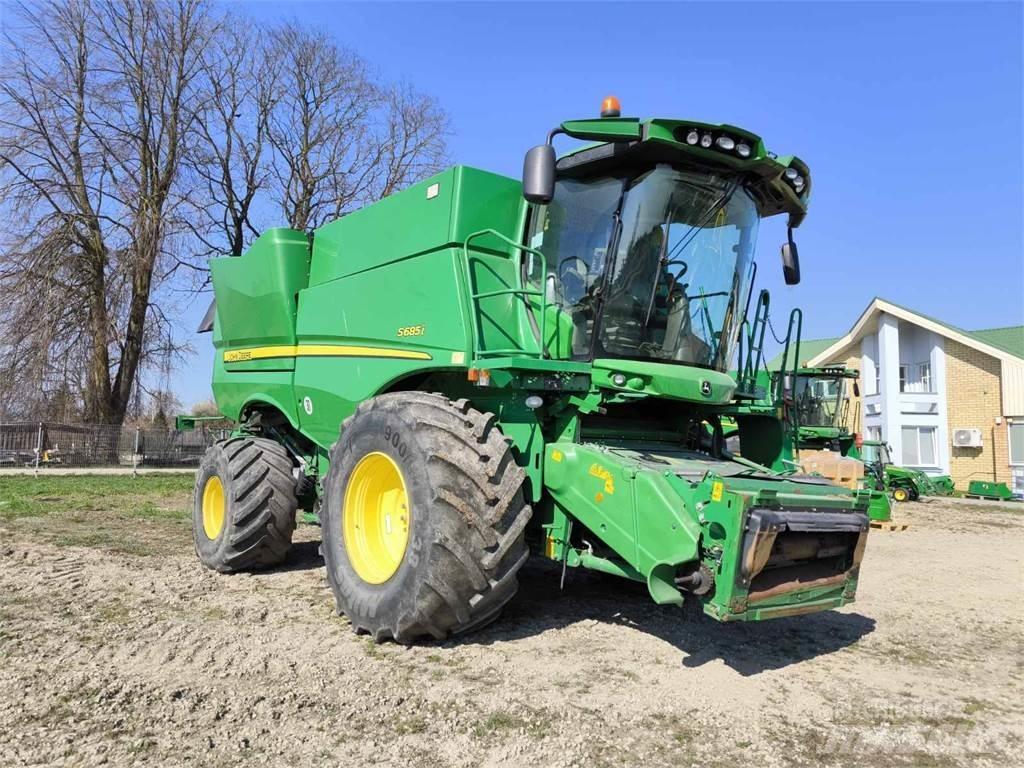John Deere S685 Kombájnok