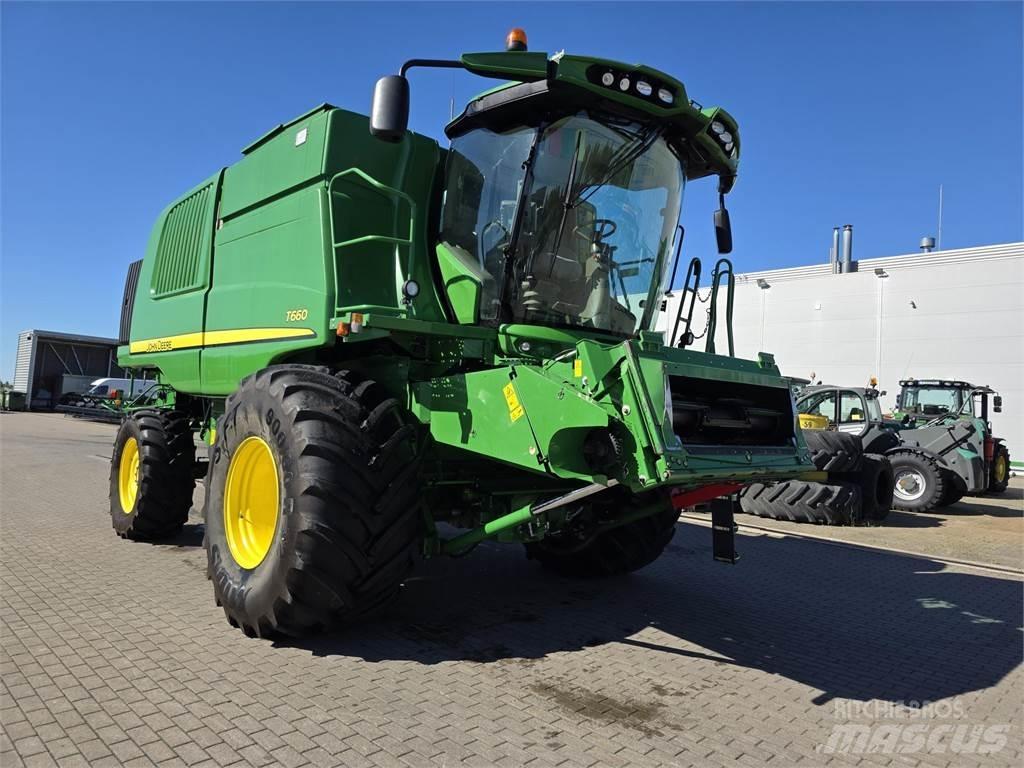 John Deere T660 Kombájnok