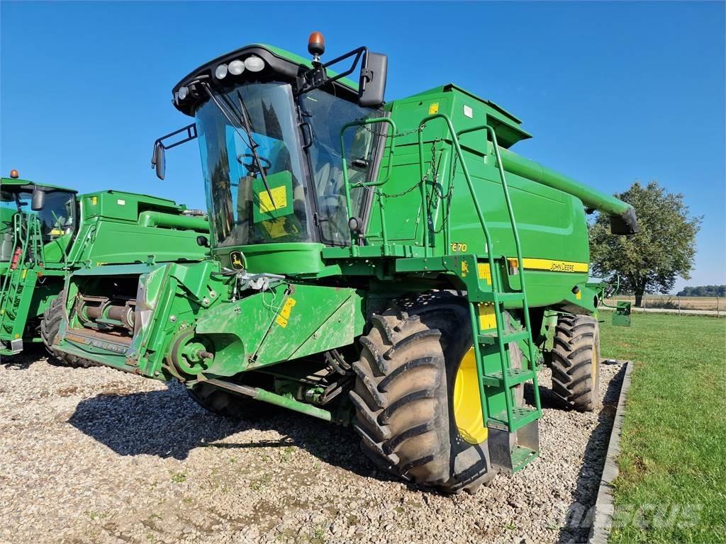 John Deere T670 Kombájnok