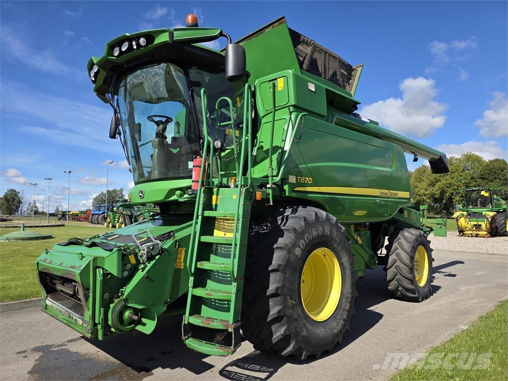 John Deere T670 Kombájnok