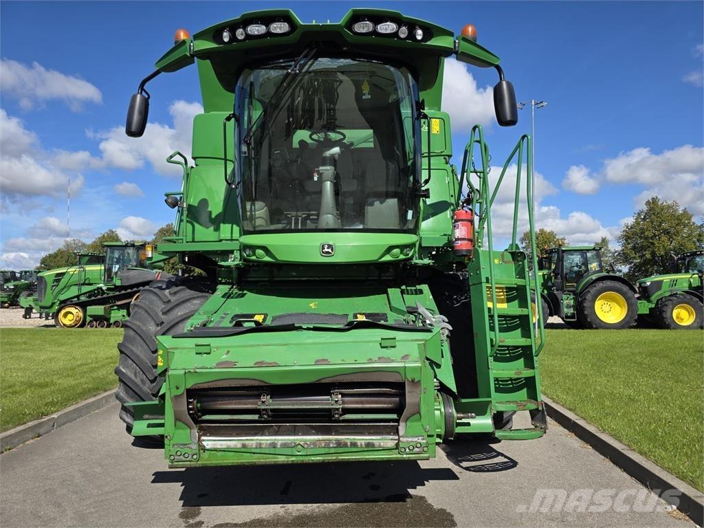 John Deere T670 Kombájnok