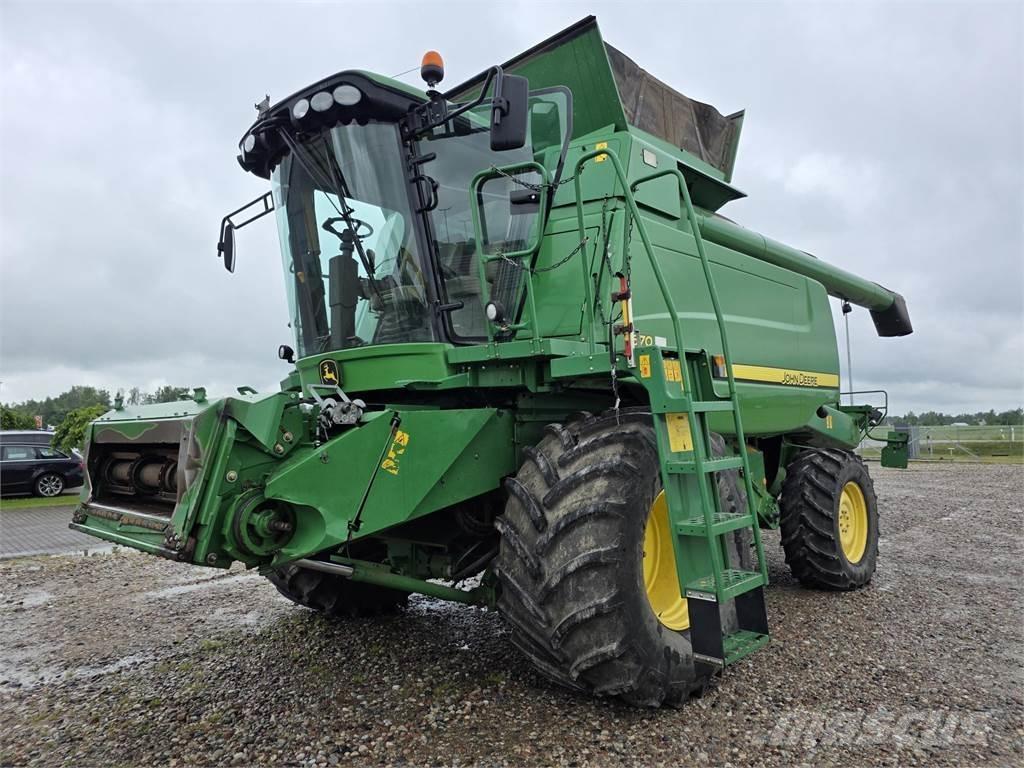 John Deere T670 Kombájnok