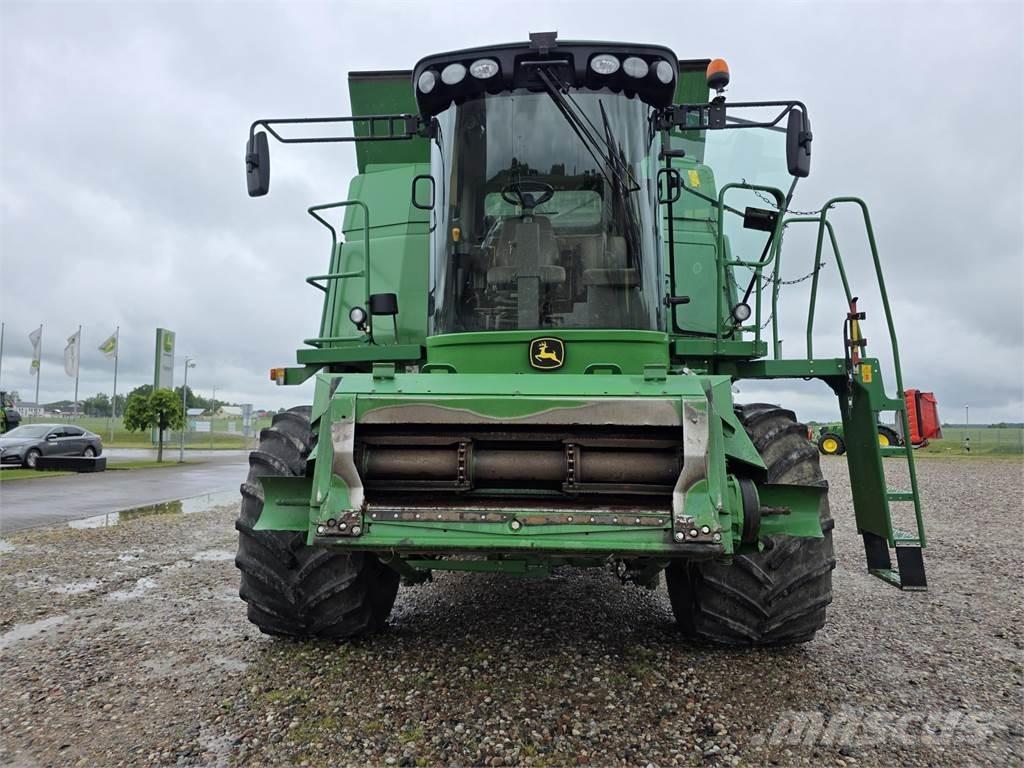 John Deere T670 Kombájnok