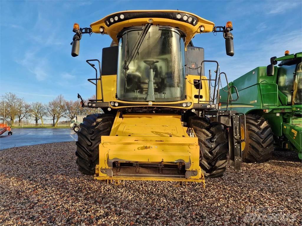 New Holland CX8.85 Kombájnok