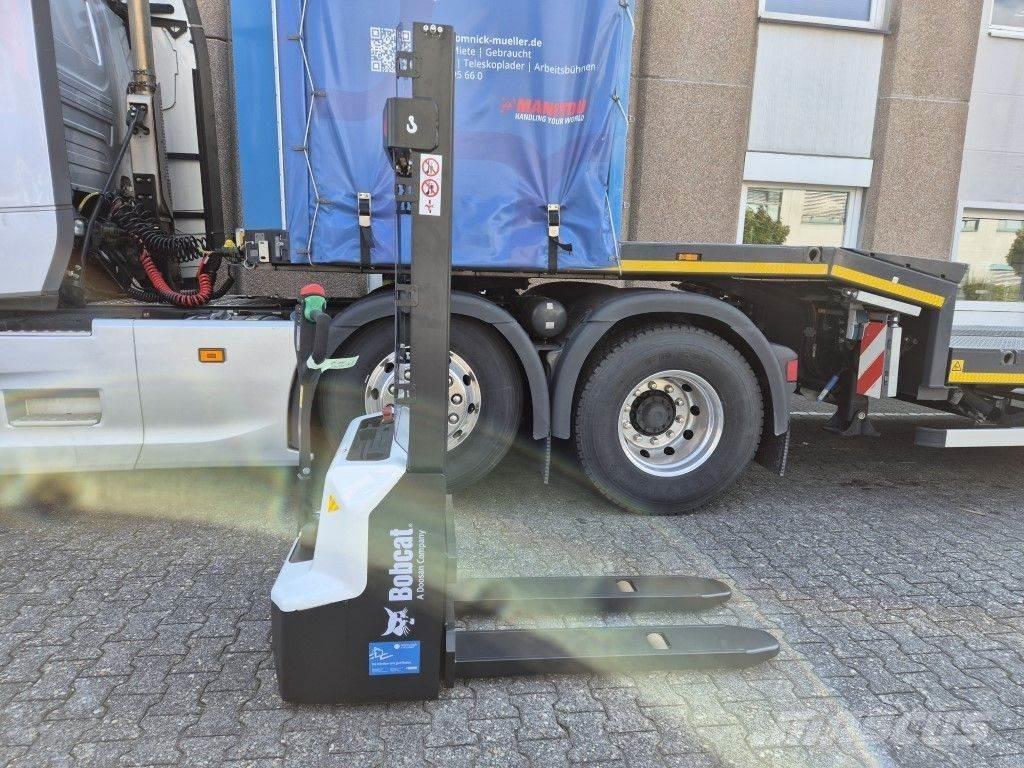 Bobcat LSM12N Gyalogkíséretű targonca