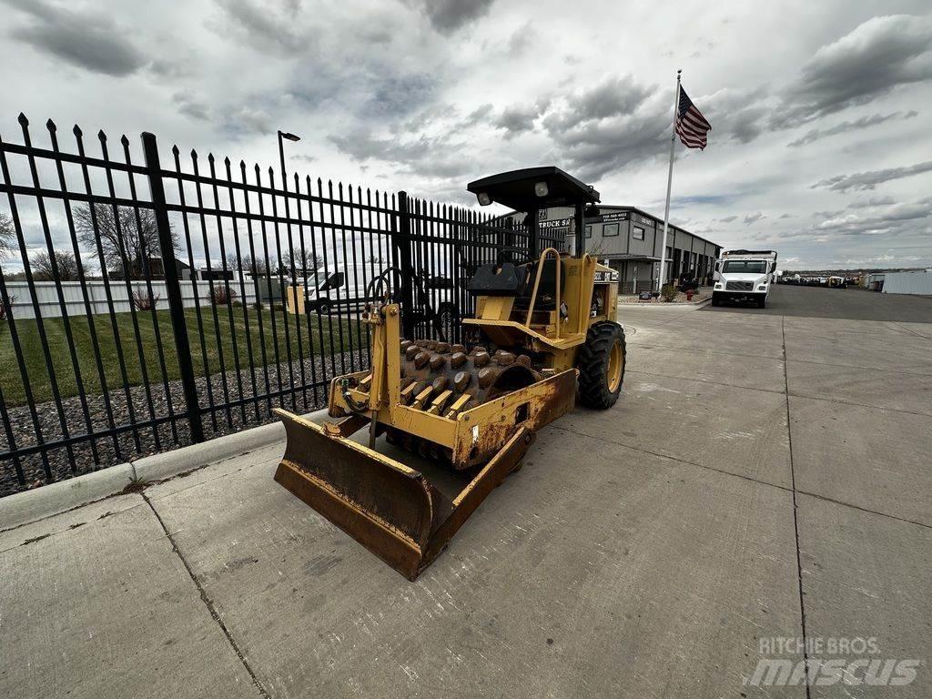 CAT CP-323C Traktorok
