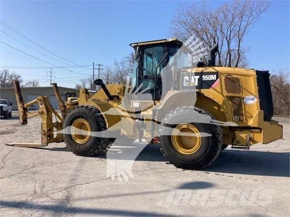 CAT 950M Gumikerekes homlokrakodók