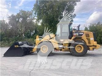 CAT 950M Gumikerekes homlokrakodók