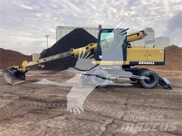 Gradall XL2300 Gumikerekes kotrók