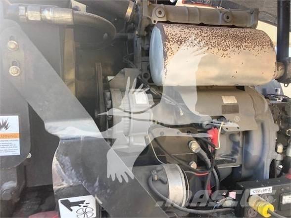 JLG 450AJ II Karos emelők
