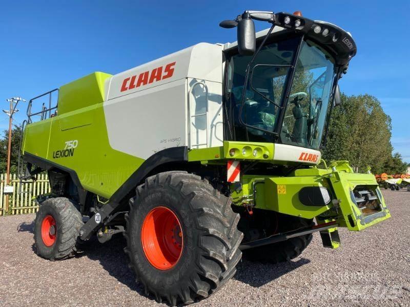 CLAAS LEXION 750 Kombájnok