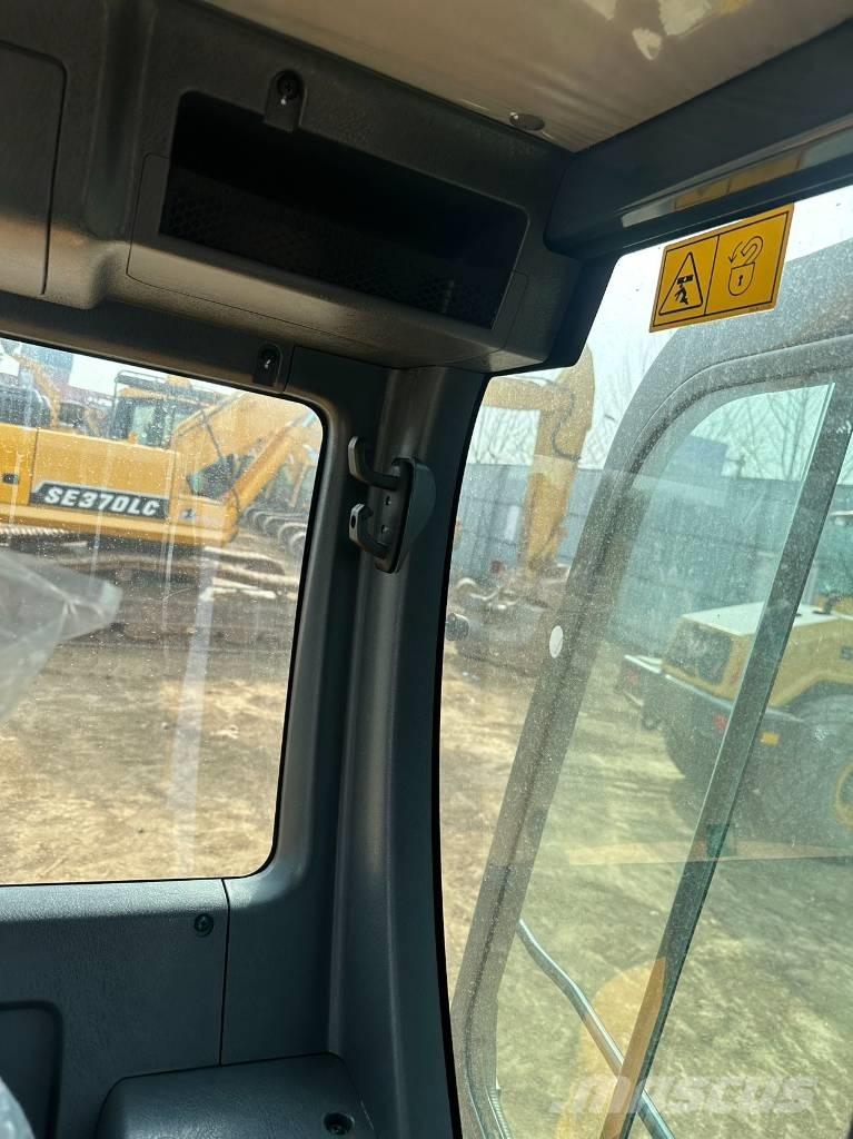 Hyundai 60 W Gumikerekes kotrók