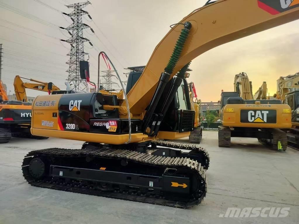 CAT 320 D2L Lánctalpas kotrók