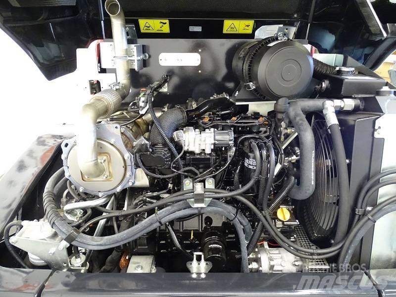 Yanmar V100-5 Gumikerekes homlokrakodók