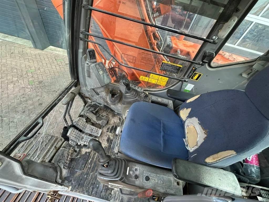 Hitachi ZX110 Közepes (midi) kotrók 7 t - 12 t