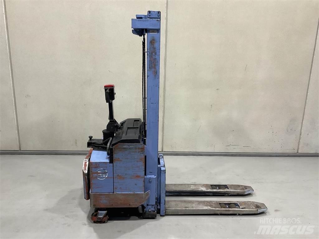 BT LSV 1250 E Elektromos gyalogkíséretű targoncák