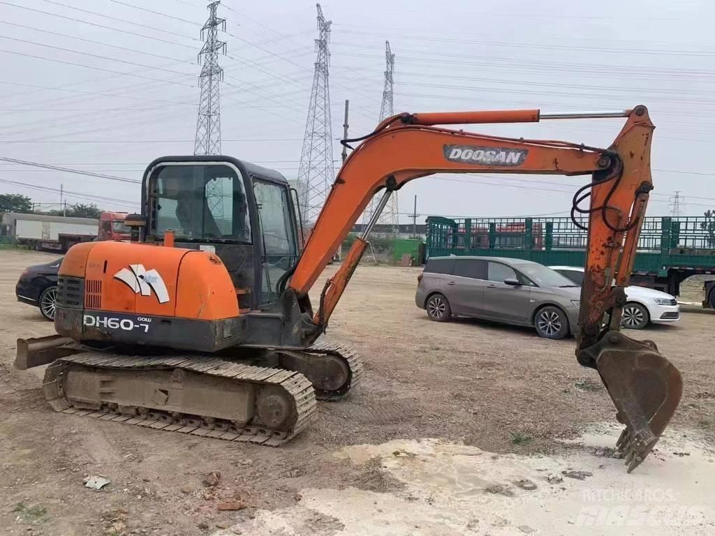 Doosan DH 60 Mini kotrók < 7t