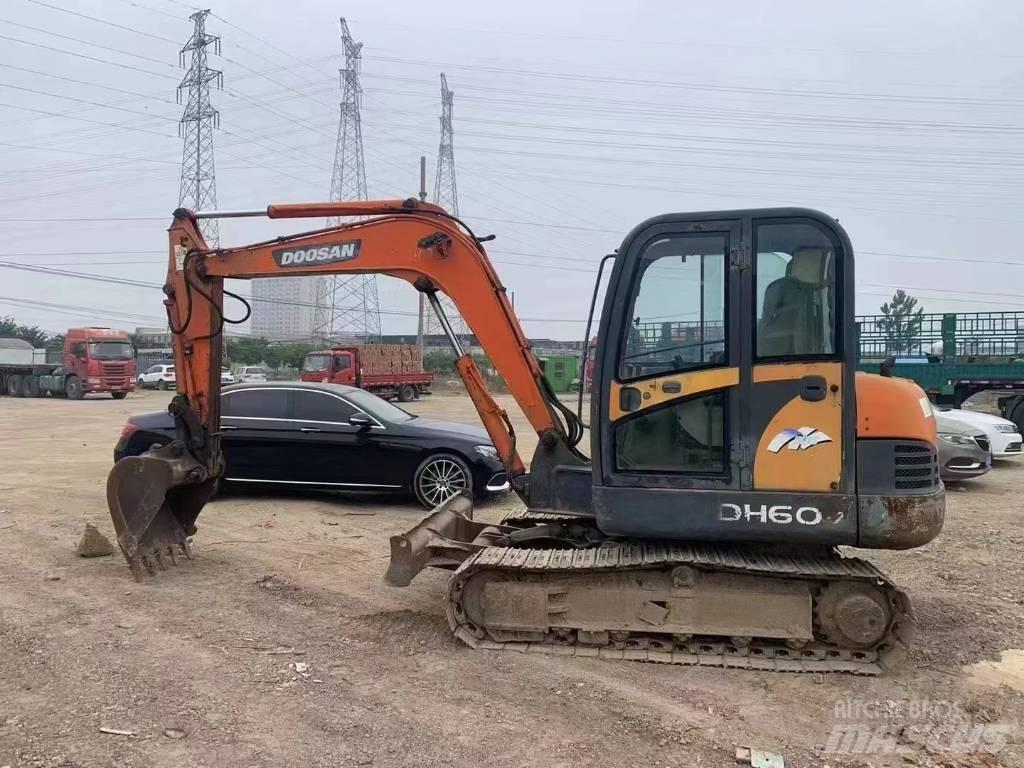 Doosan DH 60 Mini kotrók < 7t