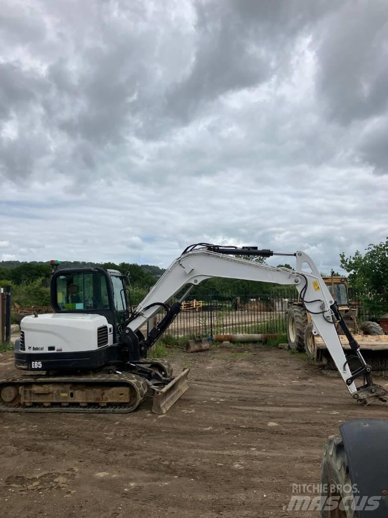 Bobcat E 85 Közepes (midi) kotrók 7 t - 12 t