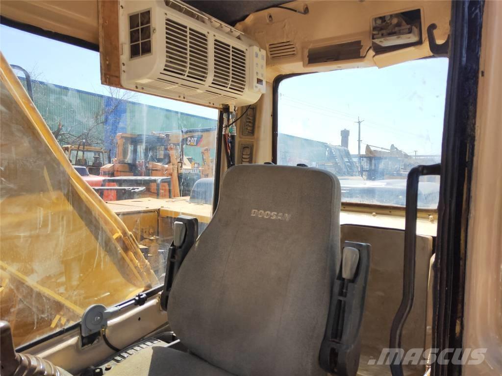 CAT 320B Lánctalpas kotrók