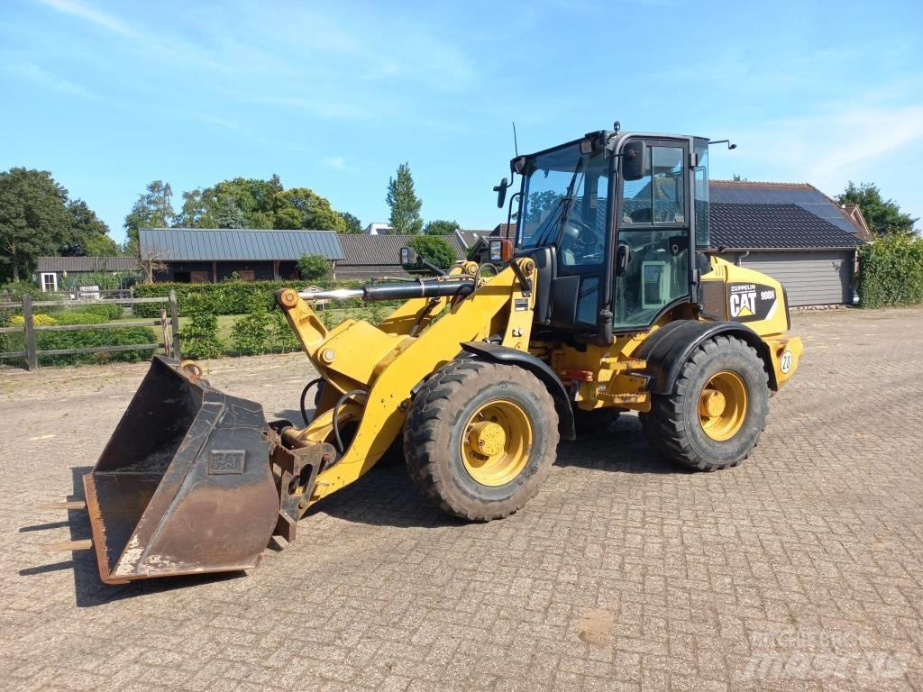 CAT 908 H Gumikerekes homlokrakodók