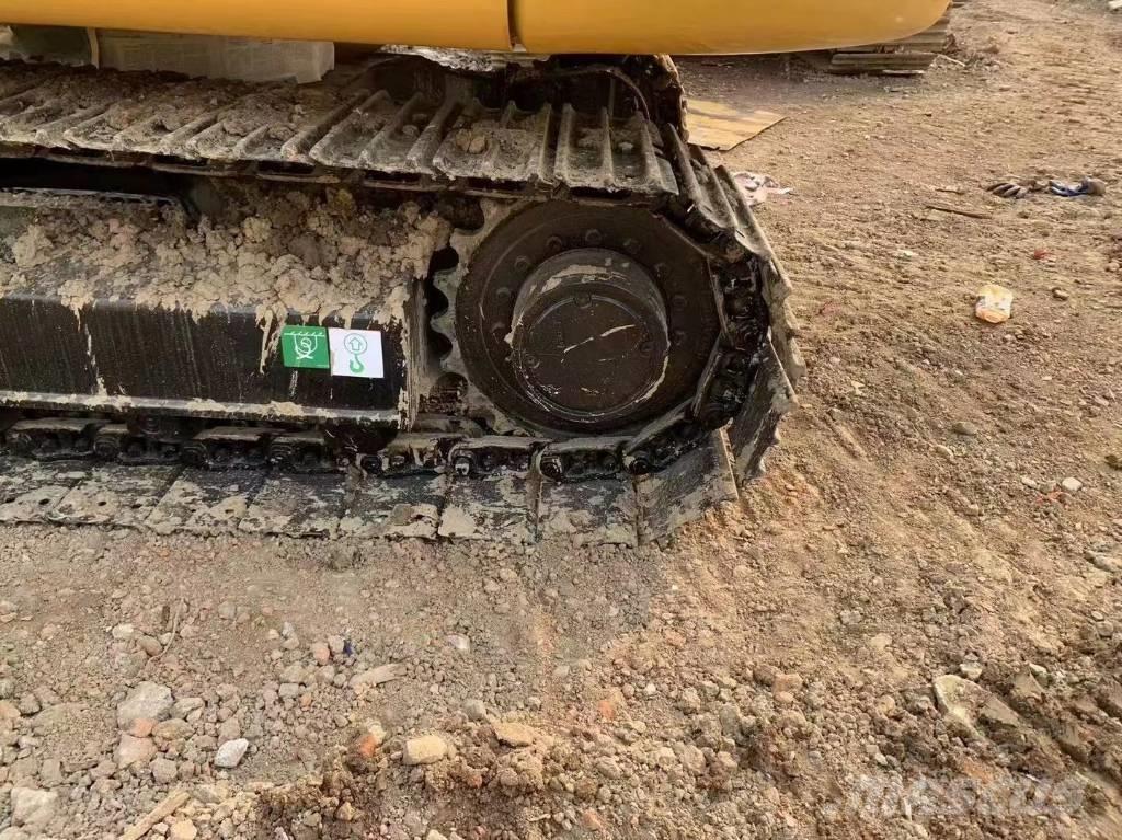 CAT 307 Mini kotrók < 7t