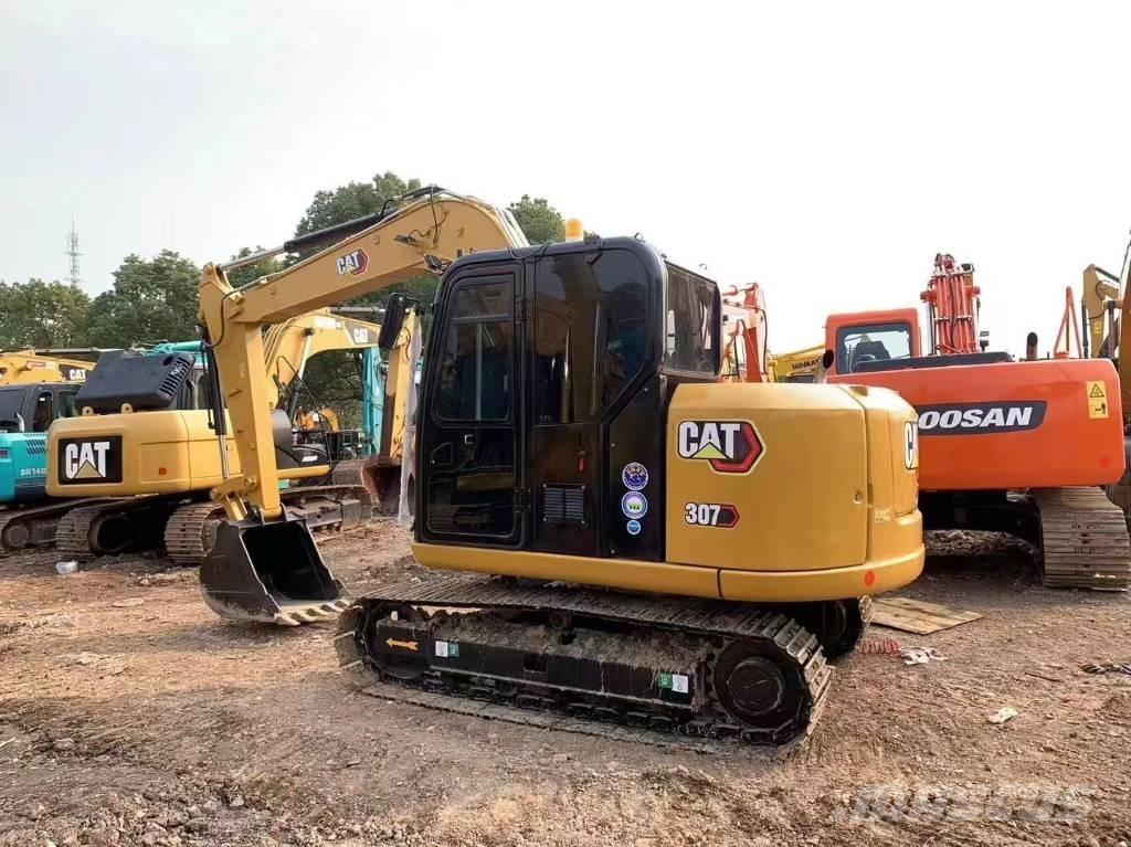 CAT 307 Mini kotrók < 7t
