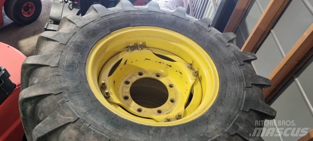 Michelin 14.9R24 Gumiabroncsok, kerekek és felnik