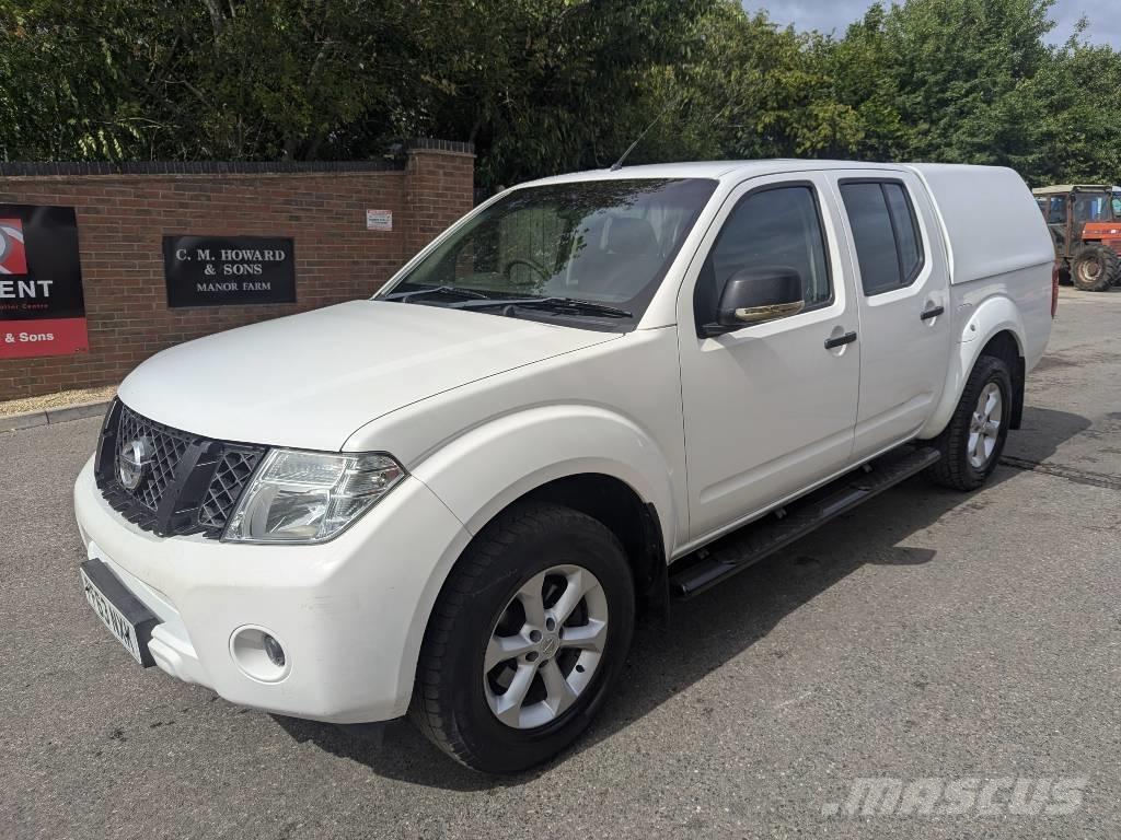 Nissan Navara Kis teherszállító/Platós kocsi