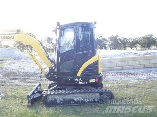 Hyundai R35Z-7 Mini kotrók < 7t