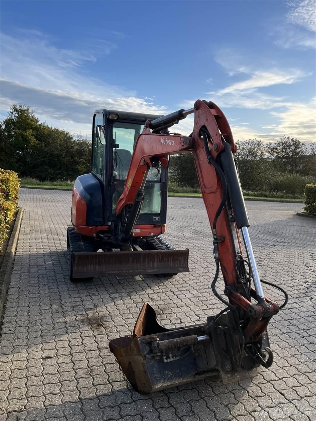 Kubota U27-4 GL HI Mini kotrók < 7t
