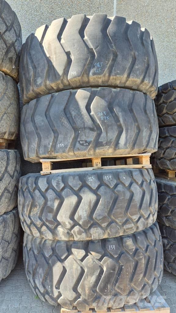  Dæk 26.5 R25 Gumiabroncsok, kerekek és felnik