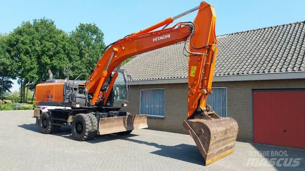 Hitachi ZX220W-5B Gumikerekes kotrók