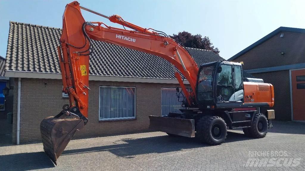Hitachi ZX220W-5B Gumikerekes kotrók