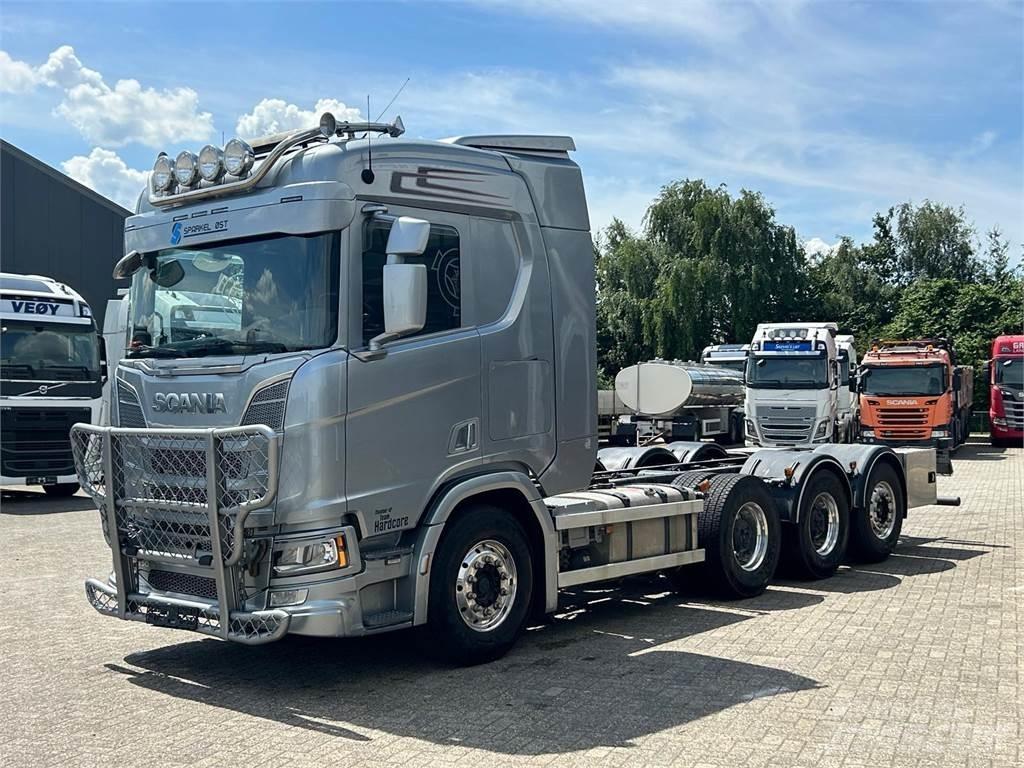 Scania R 650 8X4 Fülkés alváz