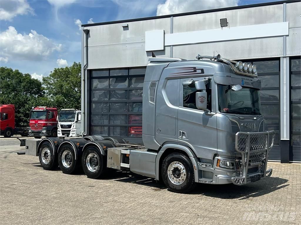Scania R 650 8X4 Fülkés alváz