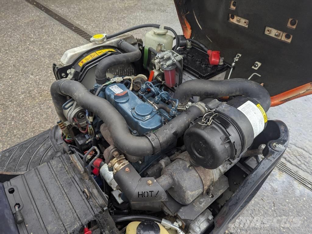 Kubota K 008-3 Mini kotrók < 7t