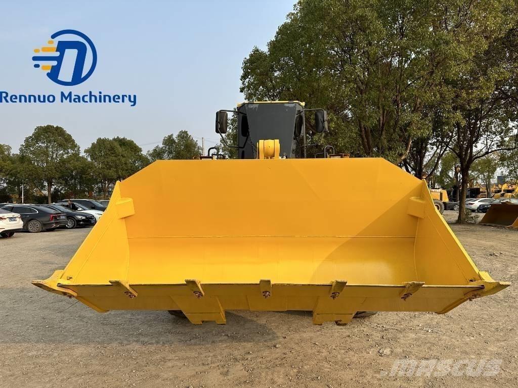 Komatsu WA380 Gumikerekes homlokrakodók